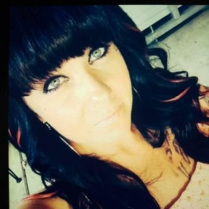 Meet your Posher, Mona